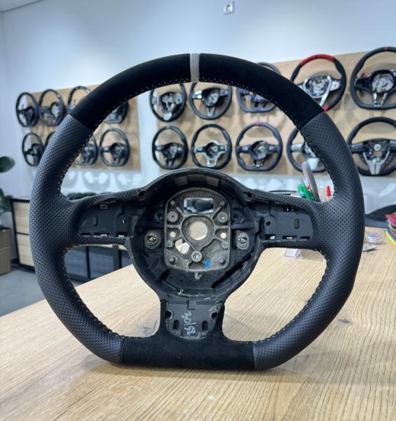 Audi TT TTS 8J A3 S3 8P R8 Lenkrad neu beziehen Design L489